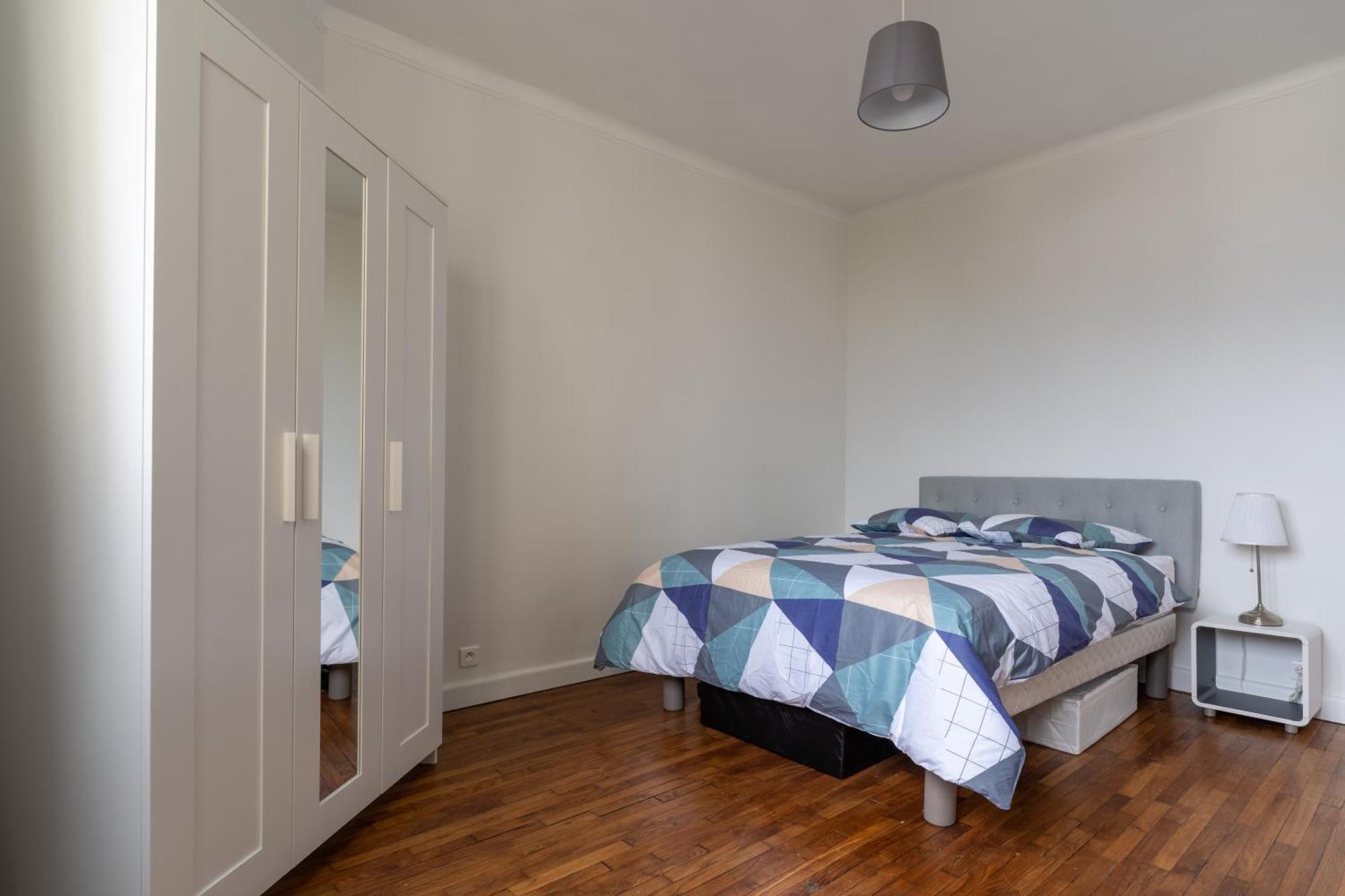 Charmant 2 Pieces Pour 4 Personnes A Courbevoie Apartment Exterior foto